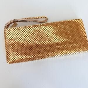 La Regale Gold Metal Mesh Clutch Wristlet Vintage Evening Glam Disco Bag